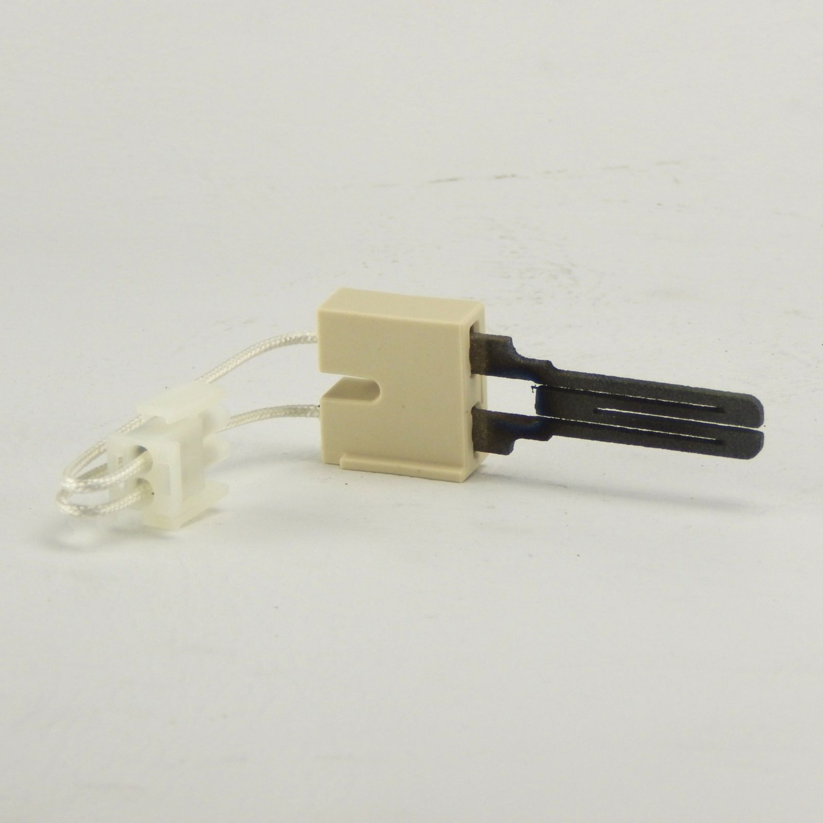 White-Rodgers 767A-372 -  Hot Surface Ignitor